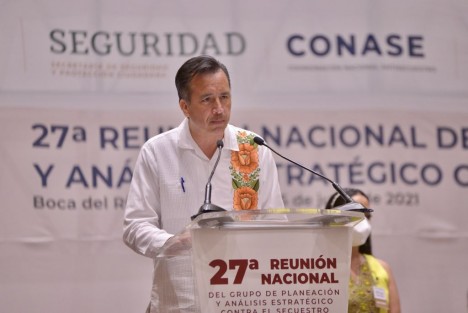 Al destacar la eficacia de la coordinación entre instancias de procuración de justicia y seguridad pública federales y estatales, mediante la estrategia para la Construcción de la Paz, el gobernador Cuitláhuac García Jiménez inauguró la 27 Reunión Nacional del Grupo de Planeación y Análisis Estratégico contra el Secuestro en esta ciudad.