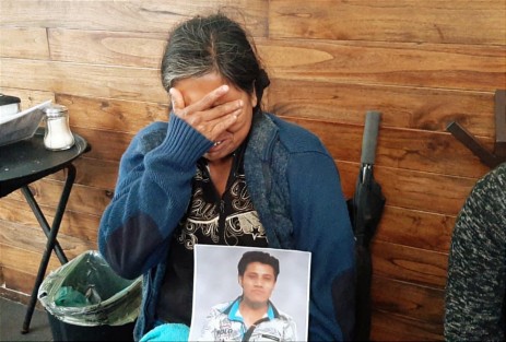 El joven Juan Andrés Hernández Hernández se trasladó hace tres meses al estado de Jalisco para trabajar; sus familiares fueron informados a través de la Fiscalía de su fallecimiento y de que son requeridos para identificarlo, pero no cuentan con recursos, por lo que piden ayuda a las autoridades. 