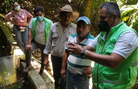  La Secretaría de Salud (SS) da puntual seguimiento al panorama sanitario de las localidades Nuevo Paraíso y Murillo Vidal, municipio de Las Choapas, debido al brote de enfermedades diarreicas agudas (gastroenteritis) atribuidas al consumo de agua sin tratar.