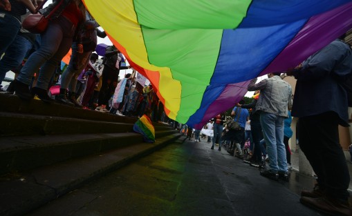 En la ciudad de Xalapa, se realizó la primera marcha Lenchotransmarica para exigir respeto a los derechos humanos y un alto a los crímenes de odio y visibilidad a la comunidad LGBTTTIQ+ marchando desde el teatro del Estado y hasta la plaza Lerdo.