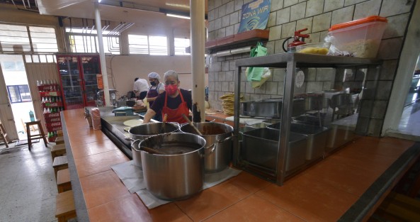 Este lunes inició la regularización de cédulas de concesión para los 148 locatarios del Mercado Adolfo Ruiz Cortines, de la ciudad de Xalapa, más conocido como <em>La Rotonda</em>. 
