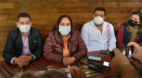 La diputada federal reelecta, Claudia Tello, fue cuestionada por reporteros sobre la mala disposición de desechos que el diario español El País, denunciara ocurre en la CNLV, a lo que respondió desconocer a fondo el asunto, pero que su política va a favor de la protección del medio ambiente y por ende de la población. 