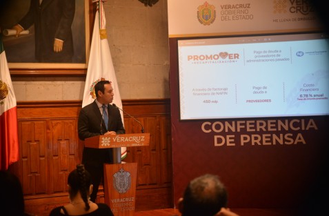 En la conferencia de prensa de este lunes se informó que el Gobierno Estatal ha reactivado el esquema de Recapitalización (pago de adeudos a proveedores y contratistas de administraciones pasadas) a través de Nacional Financiera (NAFIN), donde el interesado asume un 6.78% de costo y la administración destina 450 millones de pesos, en un modelo conocido como factoraje.

