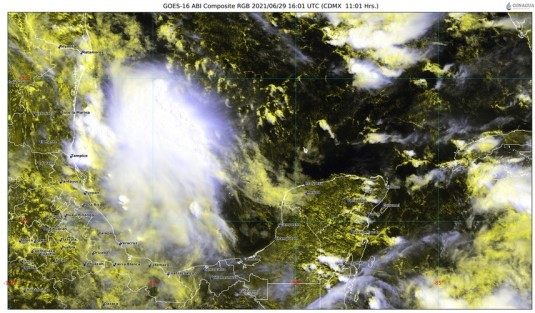 Lluvias cuya intensidad y cantidad podrían variar de acuerdo con el comportamiento de los sistemas meteorológicos descritos, siendo probable que las más importantes se registren en regiones montañosas. 