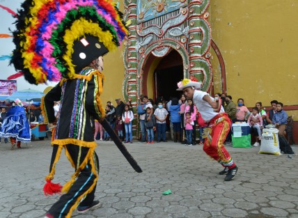 Con misa multitudinaria y danzas tradicionales festejan las fiestas patronales de San Pedro y de San Pablo en las comunidades de Chiconquiaco, fiesta que corresponden a la tradición cristiana y forman parte de la identidad y tradición de las comunidades de la Sierra de Chiconquiaco.