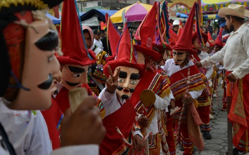 Con misa multitudinaria y danzas tradicionales festejan las fiestas patronales de San Pedro y de San Pablo en las comunidades de Chiconquiaco, fiesta que corresponden a la tradición cristiana y forman parte de la identidad y tradición de las comunidades de la Sierra de Chiconquiaco.