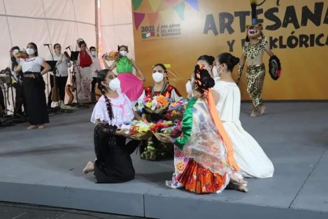 Como parte de los preparativos para las celebraciones  de los 200 años del México Independiente - Tratados de Córdoba, el Ballet de Casa de Cultura de Teocelo afina  detalles para su  presentación en el evento que encabezará el Presidente de la República, Andrés Manuel López Obrador en la ciudad de Córdoba, Veracruz.