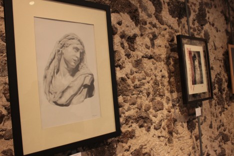 En la Galería Ramón Alva  de la Canal de la Universidad Veracruzana fue inaugurada la Exposición Anual de Estudiantes de la Facultad de Artes Plásticas, donde exhiben más de 40 estudiantes de esta casa de estudios.