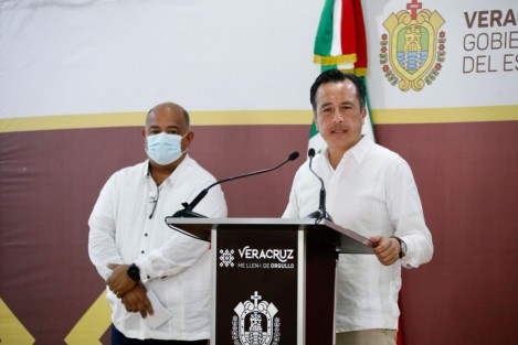 El Gobernador Cuitláhuac García dio a conocer que la Comisión Estatal de Atención Integral a Víctimas dará seguimiento al caso de los adolescentes fallecidos en Amatlán de los Reyes durante la agresión a elementos de Fuerza Civil; precisó que sus familias no tuvieron que ver con la toma de la caseta de Fortín, ni que ésta aconteciera en manifestación por tales hechos.