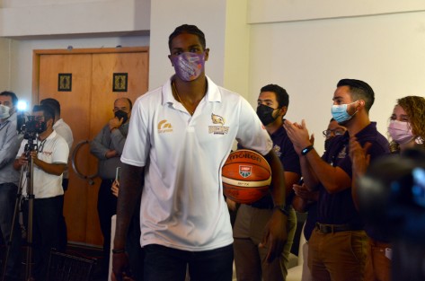 Halcones de Xalapa estará conformado inicialmente por jugadores nacionales y mayormente con estadounidenses, sin embargo uno de los motivos por lo que su regreso se ha impulsado por las autoridades, es la esperada integración a futuro de basquetbolistas veracruzanos. 