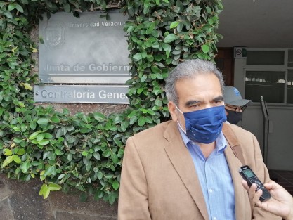 Continuando con el registro de aspirantes a la Rectoría de la Universidad Veracruzana, el doctor en Ciencia Política, Martín Aguilar Sánchez, este jueves ante la Junta de Gobierno.
