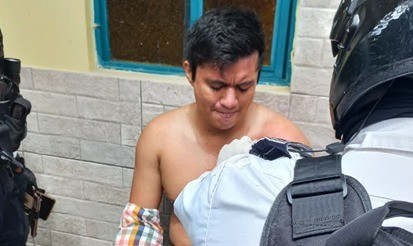 Poco antes del mediodía de este jueves se registró movilización policiaca en la colonia Progreso Macuiltépetl, luego del asalto a una mujer. Los dos asaltantes fueron perseguidos por elementos de la SSP, quienes repelieron su ataque hiriendo a uno de ellos y deteniendo a ambos.