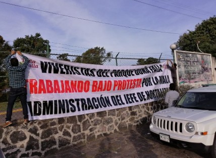 Viveristas del Parque Doña Falla tomaron las instalaciones demandando la destitución de Silvestre López Paniagua, jefe de Hortalizas  de la SEDARPA y responsable del parque, por abuso de autoridad y acoso. 