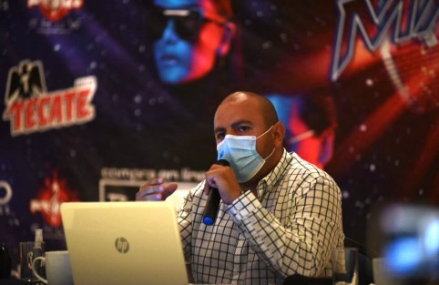 El evento, difundido desde hace unos días por medios digitales, ha desatado una serie de críticas por realizarse en pleno crecimiento de la ola de contagios por COVID-19 en la capital; pero  por supuesto que no han faltado los que están a favor de este tipo de eventos. 