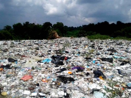El Basurero municipal de Tlapacoyan está a punto de cumplir su ciclo de vida, por lo que atendiendo a  las recomendaciones de SEDEMA, se pretende que antes de concluir la presente administración municipal se cuente ya con un relleno sanitario en donde implementar la separación de los residuos.
