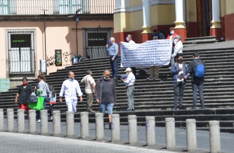 Pensionados del ISSSTE protestaron en Plaza Lerdo para exigir que se elimine la Unidad de Medida y Actualización (UMA), como referencia para el pago de pensiones. 