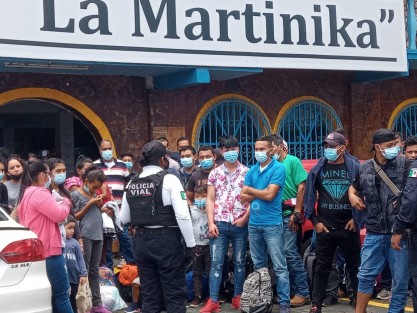 Los detenidos  fueron trasladados al cuartel Heriberto Jara Corona para revisión médica y posteriormente ser entregados a las Autoridades Migratorias.