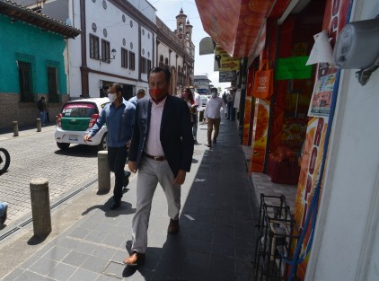 El Ejecutivo estatal invitó a los reporteros a cuestionar a la citada magistrada sobre cuánto gana, pues de ahí deriva que  se resiste al recorte presupuestal.