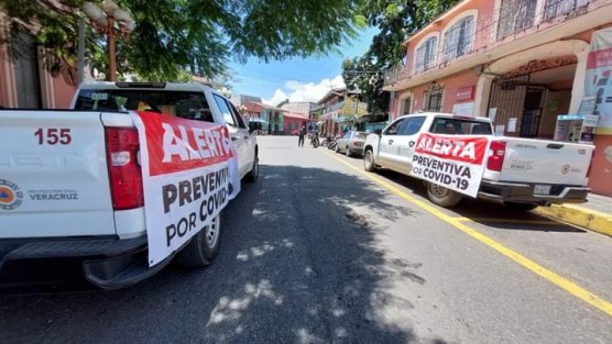 En coordinación con el Enlace Regional de Protección Civil Coatepec, Gabriel Landa Morales, Protección Civil Teocelo, a cargo de Elvis González Solano y Seguridad Pública del Municipio a cargo del Comandante Serafín Batiza, se hizo recorrido informativo y de perifoneo, exhortando a la ciudadanía para seguir las medidas sanitarias que la Secretaría de Salud ha implementado para los municipios de Veracruz.