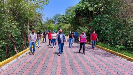 El Alcalde Mario Antonio Chama Díaz, realizó supervisión de obra en el Camino a la Localidad de Santa Rosa; obra emblemática de la Administración Municipal Hablemos Con Hechos, en la cual se atienden detalles finales en su construcción y mantenimiento.