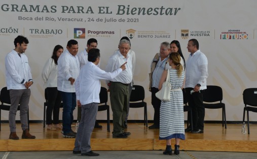 El presidente de la República, Andrés Manuel López Obrador, reiteró que el inicio del Ciclo Escolar 2021-2022, previsto para finales de agosto, se hará de manera presencial llueve, truene o relampaguee.