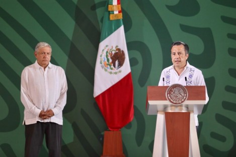 En su intervención, el Gobernador de Veracruz,Cuitláhuac García, agradeció al Ejecutivo federal el gran apoyo que ha dado su gobierno al estado de Veracruz, ejemplificando que el mismo destinó el año pasado, en apoyos directos, más de 60 mil millones de pesos.    