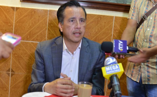 El Gobernador Cuitláhuac García Jiménez reiteró que el regreso a clases presenciales se dará en el mes de agosto, como declarara el Presidente de la República el fin de semana. Serán las autoridades educativas quienes informarán la fecha precisa.
