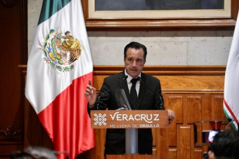 El gobernador Cuitláhuac García confirmó que hay un detenido por el atentado contra el subprocurador del Medio Ambiente, y aunque hay dos líneas de investigación la del móvil político cobra menor fuerza. 