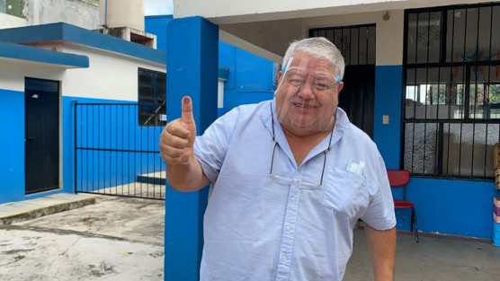 Como parte de su derecho constitucional y deber ciudadano este domingo primero de agosto, Manuel Huerta Ladrón de Guevara participó en la primer consulta popular en la historia de México. 