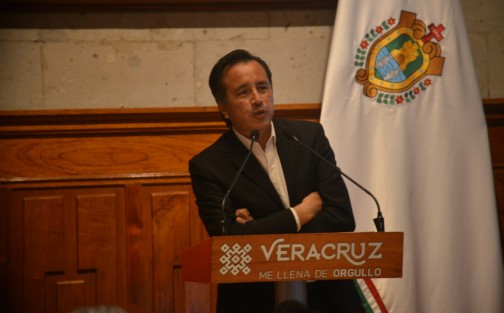 El gobernador Cuitláhuac García descalificó la actuación del INE para la consulta ciudadana realizada el domingo, al <em> persistir estructuras de poder que actuaron en defensa de ex presidentes</em>.