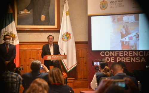 El Gobernador de Veracruz, Cuitláhuac García Jiménez, emitió su pronunciamiento por la primera Consulta Constitucional en el país.