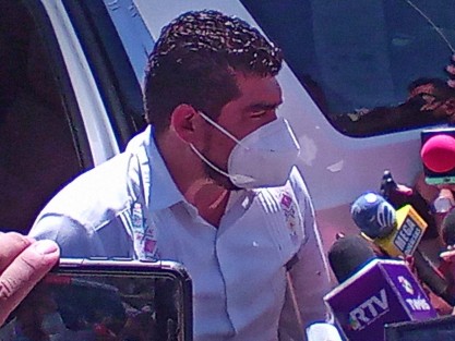 Escobar García dijo que se está haciendo el esfuerzo de dotar a las escuelas con 24 mil kits de limpieza, para mismo número de escuelas.