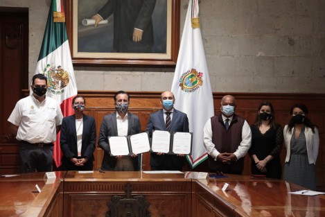 El Gobierno de Veracruz y el Programa de las Naciones Unidas para el Desarrollo (PNUD) signaron un convenio de colaboración a fin de que los 212 municipios integren en sus administraciones las guías de los planes de desarrollo sostenible, con enfoque en la Agenda 2030. 