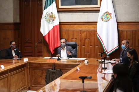 El gobernador Cuitláhuac García Jiménez señaló que los municipios deben reproducir las buenas prácticas y disponer de servidores públicos capacitados en aras de alcanzar cada meta a través de acciones concretas.
