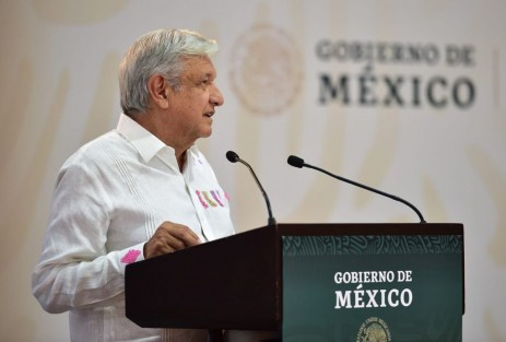 Durante su visita al estado de Colima, el  Presidente Andrés Manuel López Obrador dijo que aunque los contagios por COVID-19 han incrementado, la tasa de defunciones ha disminuído en un 80% gracias al programa de vacunación. 