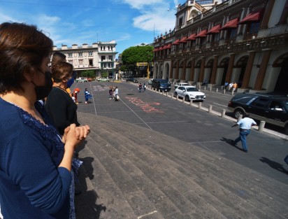 Aproximadamente a la 16:00 horas de este domingo llegaron a la Catedral de Xalapa los restos del Arzobispo Hipólito Reyes Larios. Allí será velado.