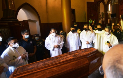 Se tiene programada la misa a las 13:00 horas y posteriormente darle sepultura.