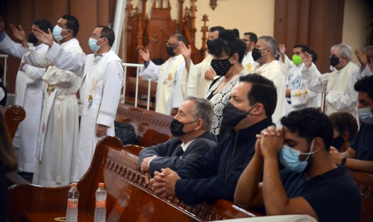 Imágenes de dolor y fe por la partida del Arzobispo Hipólito Reyes Larios, se vieron durante sus exequias.