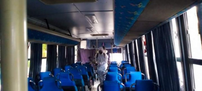 Con la colaboración de Protección Civil Regional a cargo de Gabriel Landa; Transporte Público del Estado coordinado por Enrique Meza; Protección Civil Teocelo a cargo de su director Elvis González y Transito del Estado , se exhortó a operadores de transporte público para llevar a cabo las medidas de prevención de manera responsable, además, iniciaron las acciones de desinfección de unidades de transporte público y particulares.