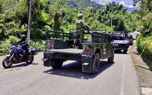 Tensión en la zona centro del estado al desatarse los ataques de la delincuencia contra bases de las fuerzas del orden, luego de que estos últimos realizaran un operativo en una casa de seguridad en  en Campo Grande, Ixtaczoquitlán, Veracruz.
