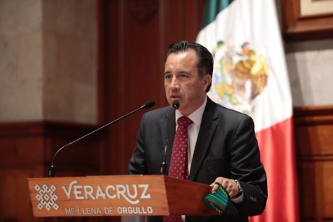 El Gobernador Cuitláhuac García dijo que elex titular de la SSP, Arturo Bermúdez, no se encuentra preso durante el proceso legal que se le sigue, debido a un pacto con el anterior Fiscal del Estado.