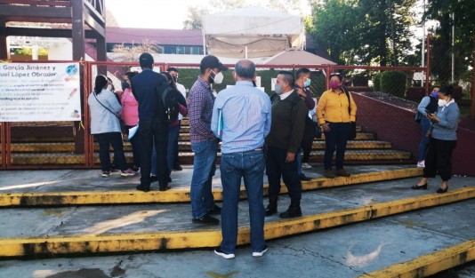 Nuevamente egresados de normales se manifestaron para exigir a la SEV la creación y asignación de más plazas, al considerar que están acreditados para impartir clases.