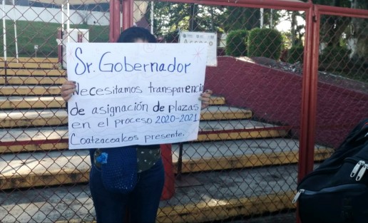 Nuevamente egresados de normales se manifestaron para exigir a la SEV la creación y asignación de más plazas, al considerar que están acreditados para impartir clases.