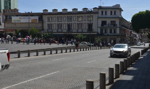 El Centro de Xalapa estará abierto a la circulación vehicular de 10:00 a12:00 de la mañana;  de 1:00 a 3:00 de la tarde; y de 5:00 de la tarde en adelante.
