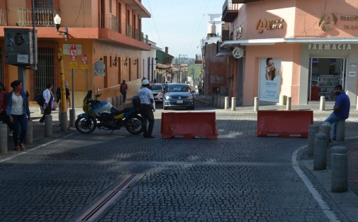 Cerrado el centro de Xalapa, de 12:00 a 1:00 de la tarde; y de 3:00 a 4:00 de la tarde. 
