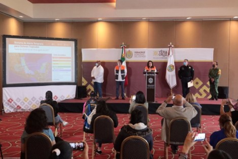 En conferencia de prensa desde Tuxpan, Ver., el gobernador Cuitláhuac García Jiménez afirmó que la entidad enfrentará a Grace como Huracán Categoría 1 con importantes lluvias y escurrimientos hacia las cuencas hidrológicas.