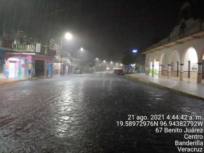 Diversas acciones realizan dependencias del Ayuntamiento de Banderilla, previo, durante y después de los embates de la naturaleza por el paso del huracán Grace por el Estado de Veracruz, en atención y para protección de los ciudadanos. 