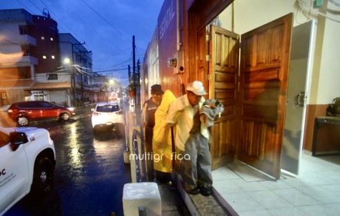 Con vientos superiores a 160 kilómetros entró el huracán Grace al municipio de Tecolutla, dejando a su paso muchas familias sin techo ni negocios, ya que este municipio que vive del turismo.  