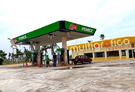 Al caos ya reinante en el Norte del estado, se suma el desabasto de gasolina en la zona de Costa Esmeralda, desde Casitas hasta Gutiérrez Zamora; debido a la falta de energía eléctrica las gasolineras no pueden prestar servicio. 