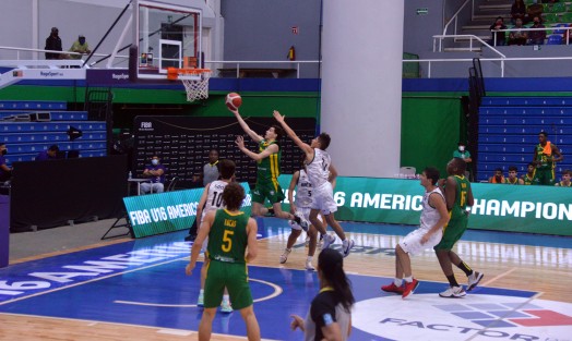 En el duelo más cerrado, pero también el de menor puntaje, de la jornada 1 del Campeonato FIBA Sub-16 de las Américas, el seleccionado de Brasil, llegando de atrás, derrotó a la selección anfitriona, México, por marcador de 69 a 59. 